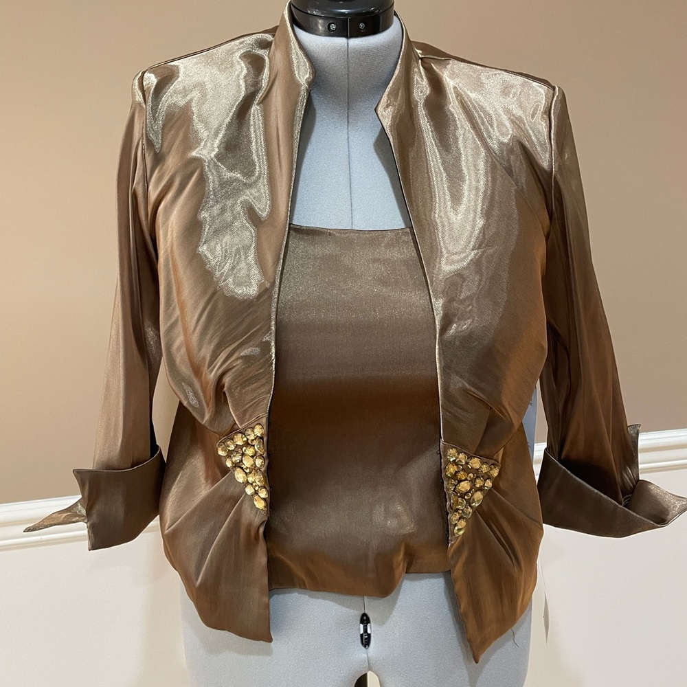 Xscape, size 14, 2 piece top set in metallic gold